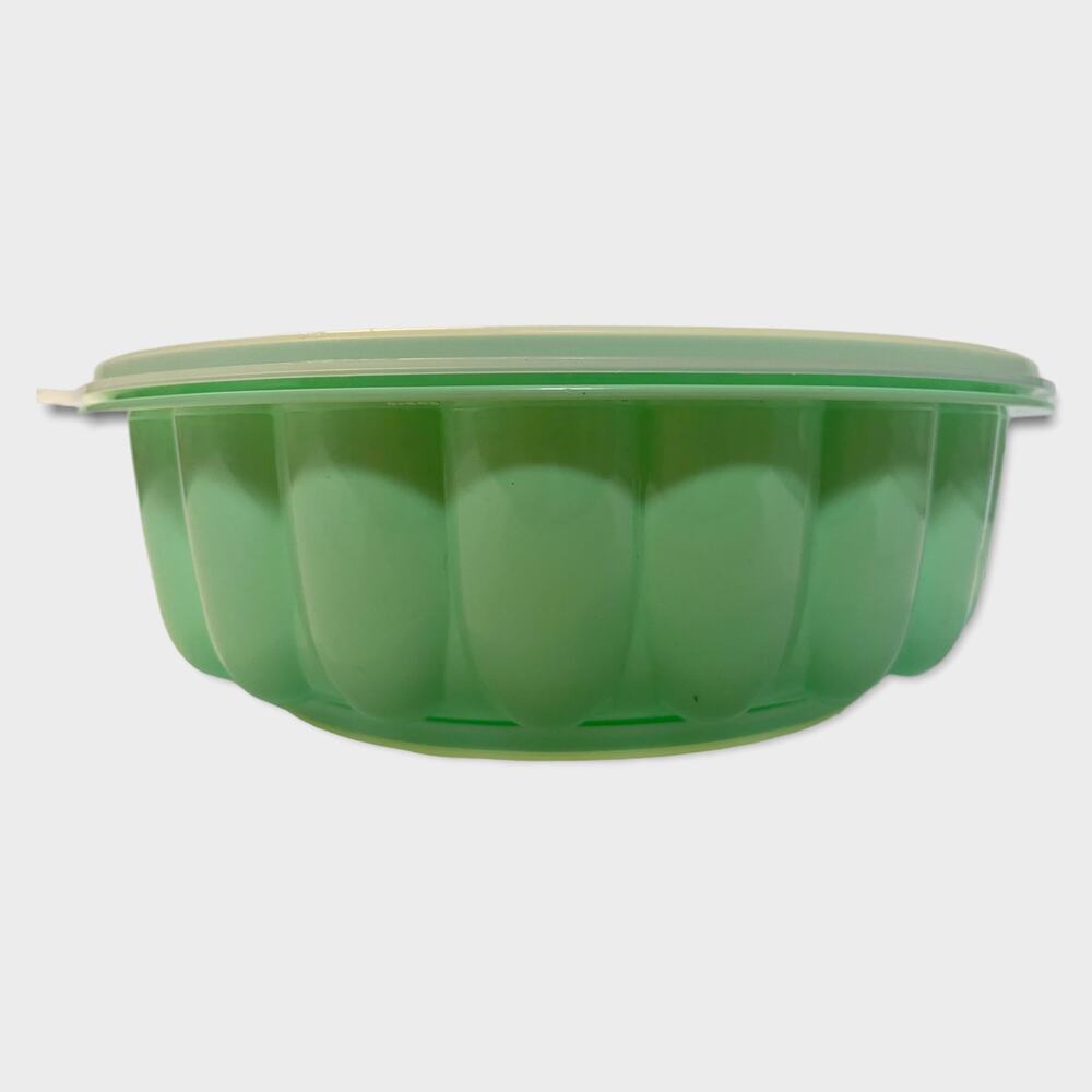 Vintage Tupperware Jello / Food mold in Wonderful Condition